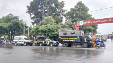 mobil patroli Satpol PP di Alun-alun Kota Batu (Foto : Intan Refa)