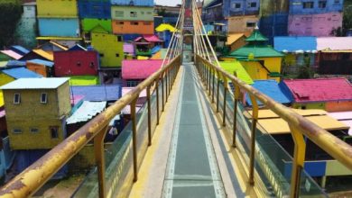 jembatan kaca Kampung Warna-warni Jodipan (idntimes/Rizal Adhi Pratama)
