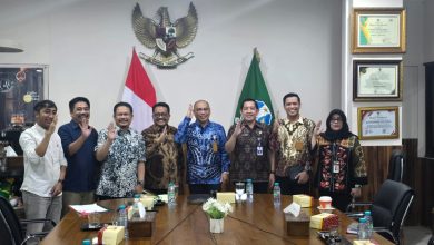 Prof Mas'ud Said (berkacamata) dalam penyusunan rekomendasi hasil indeks aktualisasi pancasila provinsi Jawa Timur. (Foto : Istimewa)