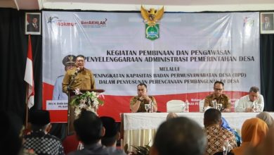 Plt Bupati Malang Didik Gatot Subroto saat memberikan pembinaan kepada BPD. (Foto : Prokopim Kabupaten Malang)
