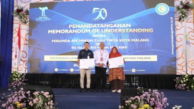 Dari kiri Dirut Perumda Tugu Tirta Priyo Sudibyo, Sekda Kota Malang Erik Setyo Santoso dan Direktur RSI Aisyiyah Malang dr RIni Krisnawati MKes FisQua. (Foto : Perumda Tugu Tirta)