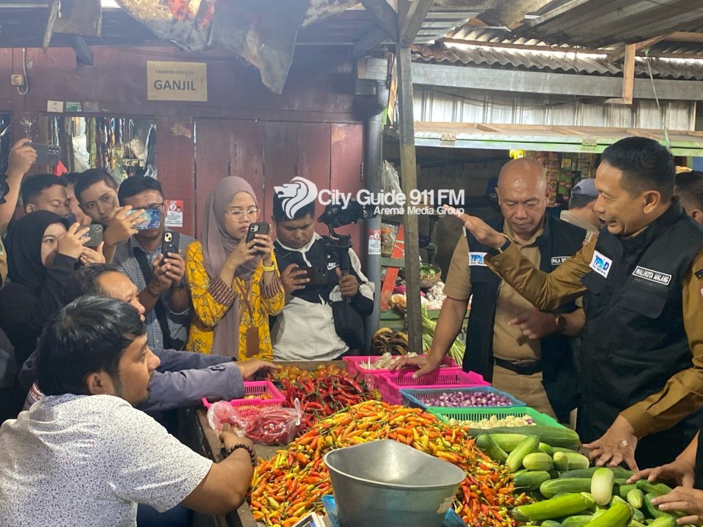 TPID Kota Malang sidak pada sejumlah pasar seiring kenaikan harga sembako. (Foto : Dwi Putri)