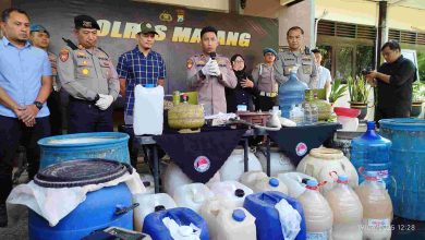 Polres Malang membongkar produksi miras ilegal. (Foto : Istimewa)