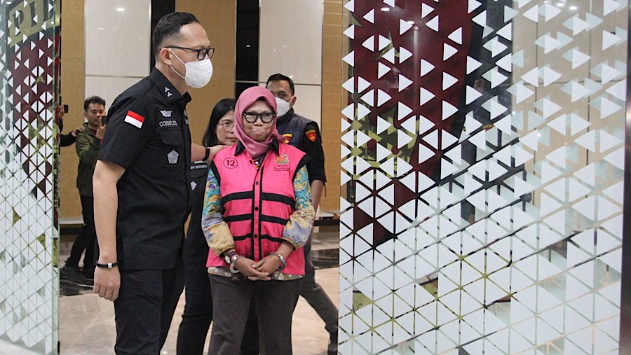 Sri Wahyuningsih ditetapkan sebagai salah satu tersangka korupsi pengadaan laptop. (Foto : Bloomberg Technoz)